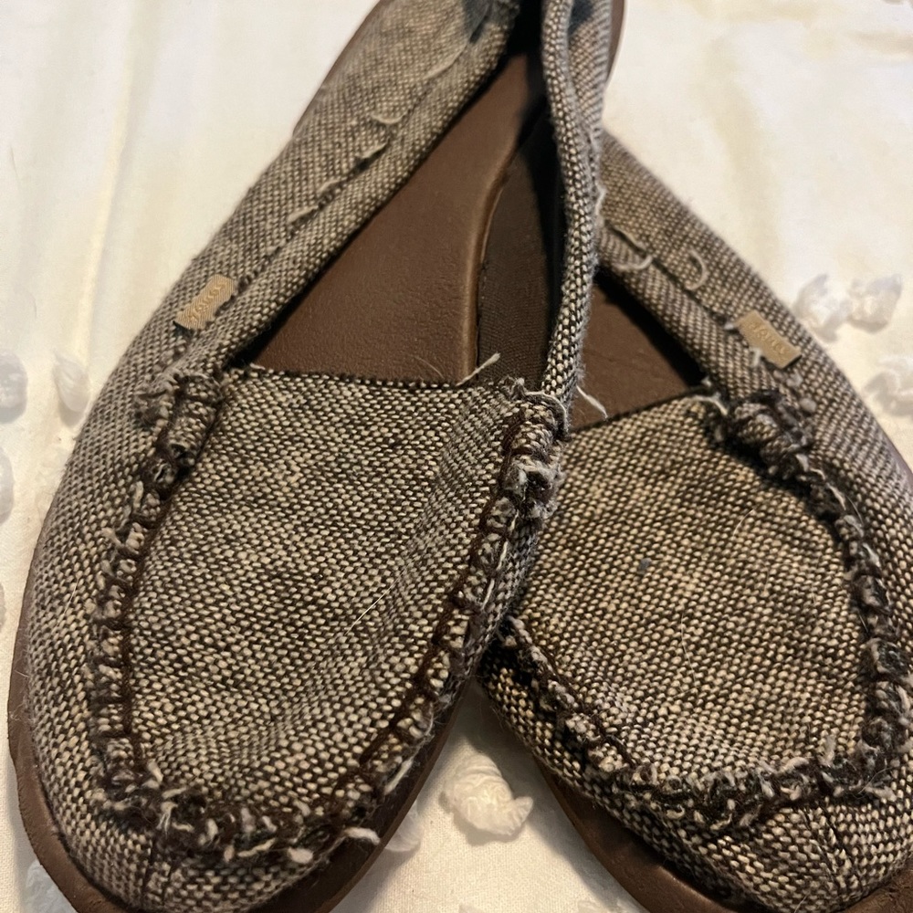 Sanuk loafers with yoga mat bottom, like new
